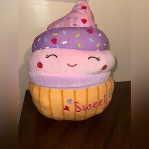 Squishmallows 2022 Valentine Squad‎ D 12" Kimmie the Cupcake Plush Doll Toy